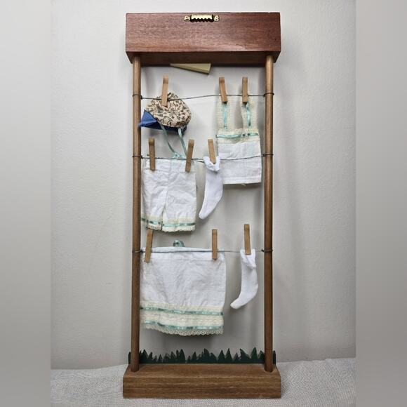 Vintage "Country Dryer 10¢ a LOAD" Decorative Wall Hanging with Clothing & Pins - Picture 9 of 12